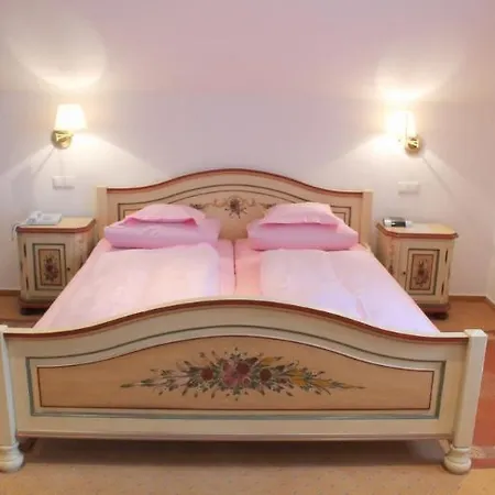 Ξενοδοχείο Tilman Riemenschneider 4*