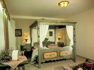 Tilman Riemenschneider Hotel 4*